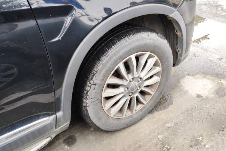 Used Haval H6 2015 Sport Edition 1.5T Automatic Two-Wheel Drive Luxury Model Right Front Wheel Hub