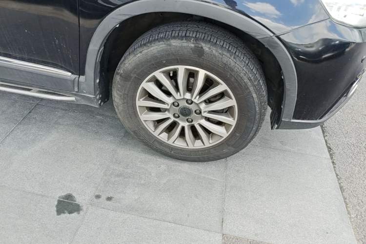 Used Haval H6 2015 Sport Edition 1.5T Automatic Two-Wheel Drive Luxury Model Right Front Wheel Hub