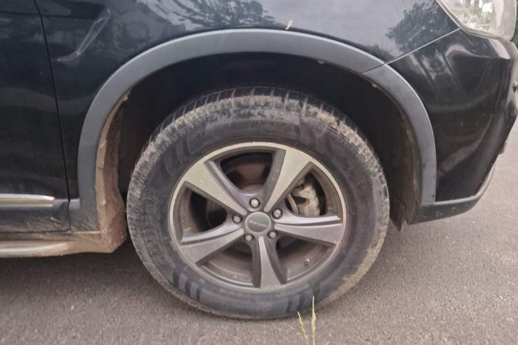 Used Haval H6 2015 Revised Version Sport Edition 1.5T Manual Transmission Two-Wheel Drive Elite Grade Right Front Wheel Hub