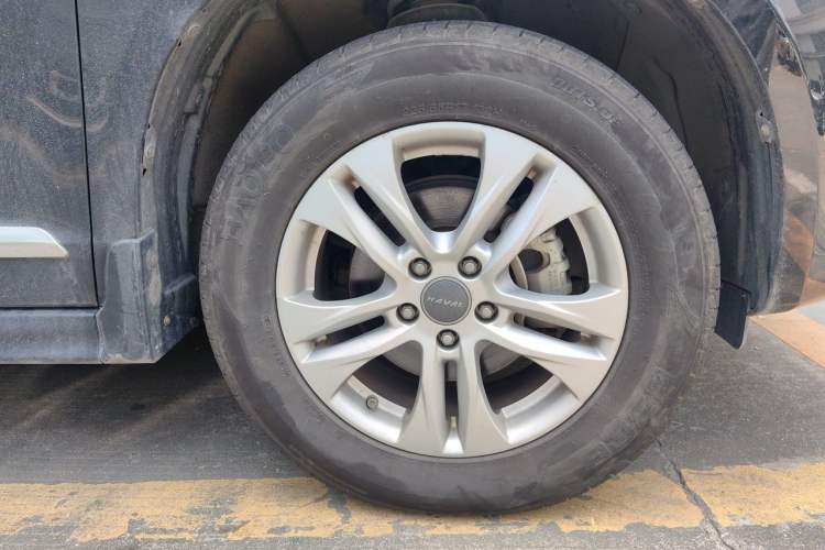 Used Haval H6 2015 Upgraded Model 1.5T Manual Two-Wheel Drive Elite Version Right Front Wheel Hub