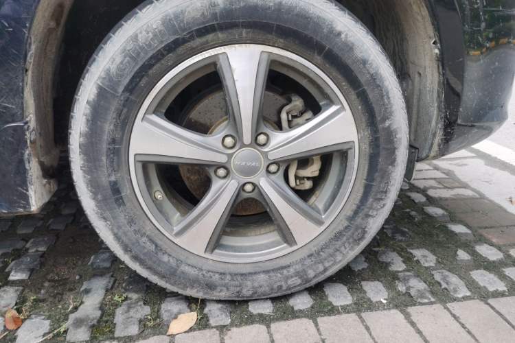 Used Haval H6 2015 Sport Edition 1.5T Manual Two-Wheel Drive Elite Model Right Front Wheel Hub