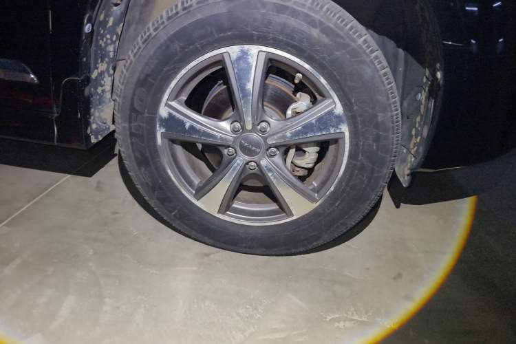 Used Haval H6 2015 Upgraded Model 1.5T Manual Two-Wheel Drive Elite Version Right Front Wheel Hub