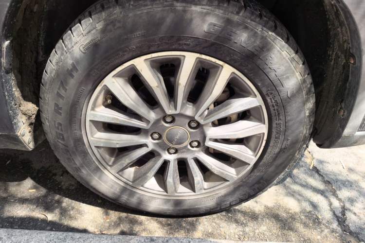 Used Haval H6 2015 Sport Edition 1.5T Automatic Two-Wheel Drive Luxury Model Right Front Wheel Hub