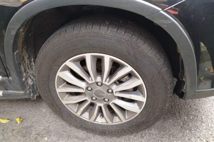 Used Haval H6 2015 Sport Edition 1.5T Automatic Two-Wheel Drive Luxury Model Right Front Wheel Hub