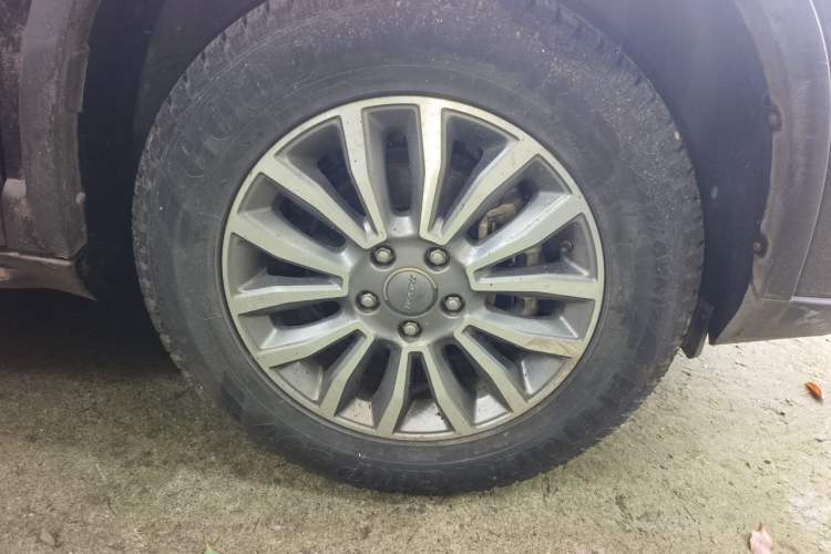 Used Haval H6 2015 Sport Edition 1.5T Automatic Two-Wheel Drive Luxury Model Right Front Wheel Hub