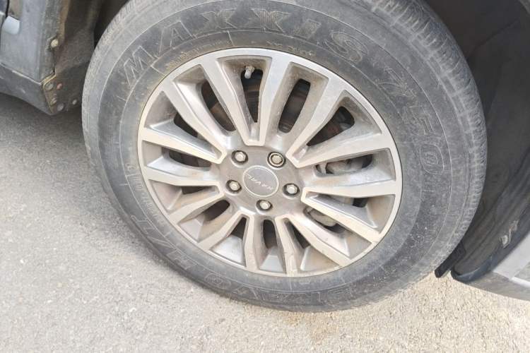 Used Haval H6 2015 Sport Edition 1.5T Automatic Two-Wheel Drive Luxury Model Right Front Wheel Hub