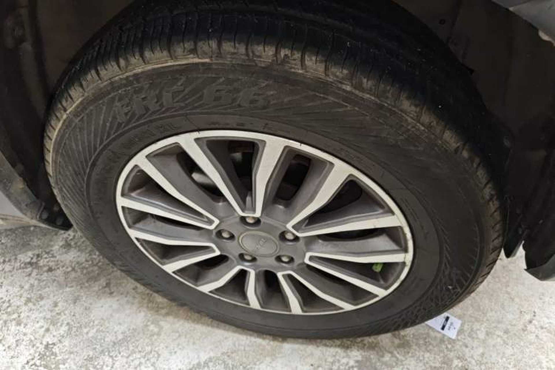 Used Haval H6 2015 Sport Edition 1.5T Automatic Two-Wheel Drive Luxury Model Right Front Wheel Hub