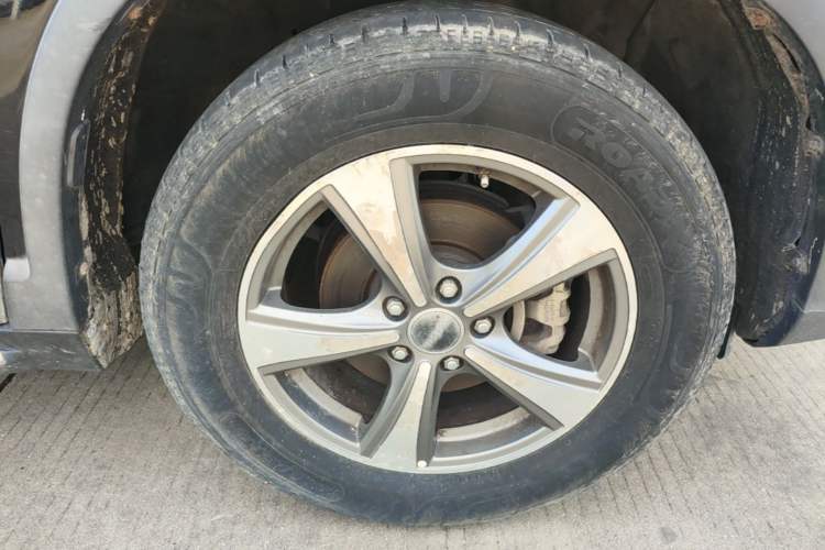 Used Haval H6 2015 Revised Version Sport Edition 1.5T Manual Transmission Two-Wheel Drive Elite Grade Right Front Wheel Hub