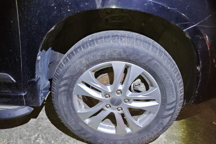Used Haval H6 2015 Upgraded Model 1.5T Manual Two-Wheel Drive Elite Version Right Front Wheel Hub