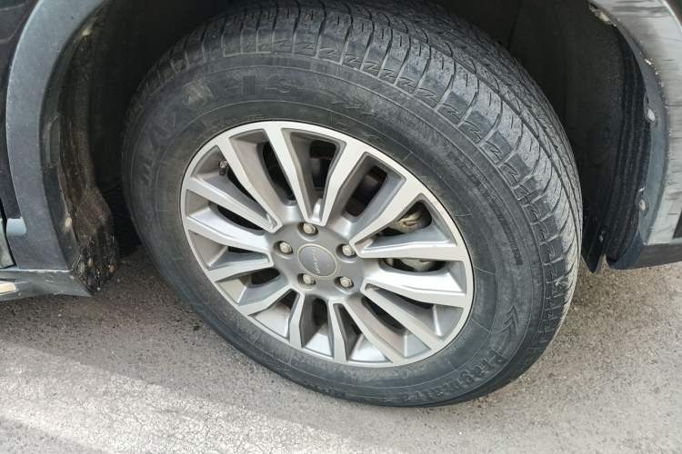Used Haval H6 2015 Sport Edition 1.5T Automatic Two-Wheel Drive Luxury Model Right Front Wheel Hub