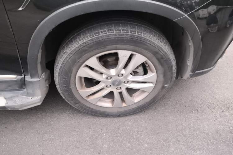 Used Haval H6 2015 Upgraded Model 1.5T Manual Two-Wheel Drive Elite Version Right Front Wheel Hub
