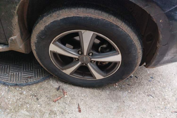 Used Haval H6 2015 Upgraded Model 1.5T Manual Two-Wheel Drive Elite Version Right Front Wheel Hub
