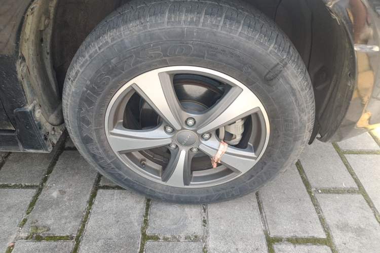 Used Haval H6 2015 Upgraded Model 1.5T Manual 4x4 Elite Version Right Front Wheel Hub