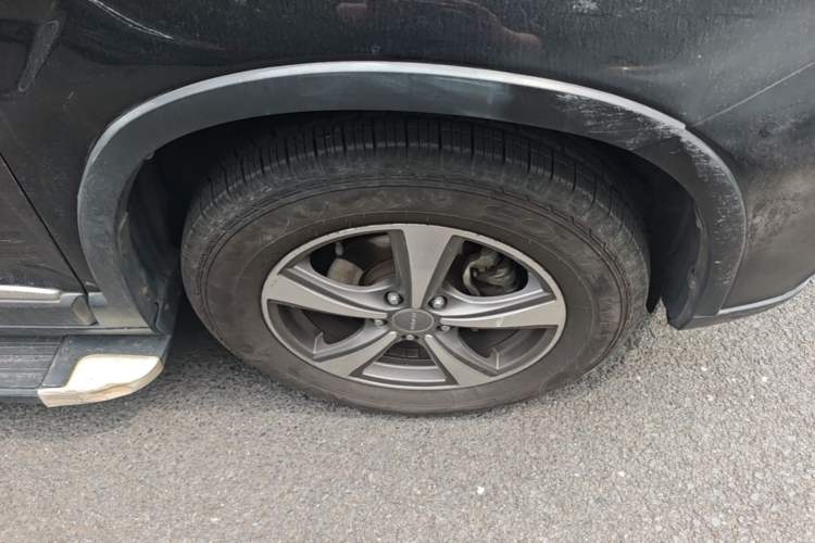 Used Haval H6 2015 Upgraded Model 1.5T Manual Two-Wheel Drive Prestige Version Right Front Wheel Hub