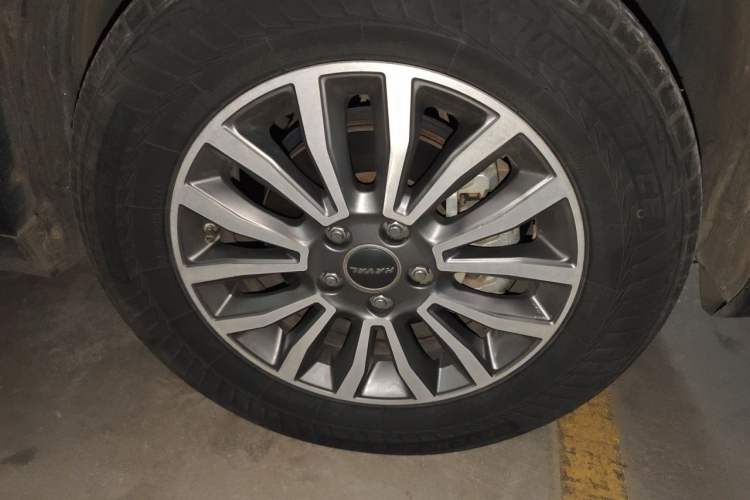 Used Haval H6 2015 Sport Edition 1.5T Automatic Two-Wheel Drive Luxury Model Right Front Wheel Hub