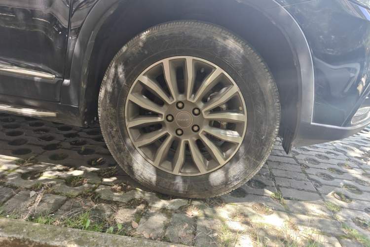 Used Haval H6 2015 Sport Edition 1.5T Automatic Two-Wheel Drive Luxury Model Right Front Wheel Hub
