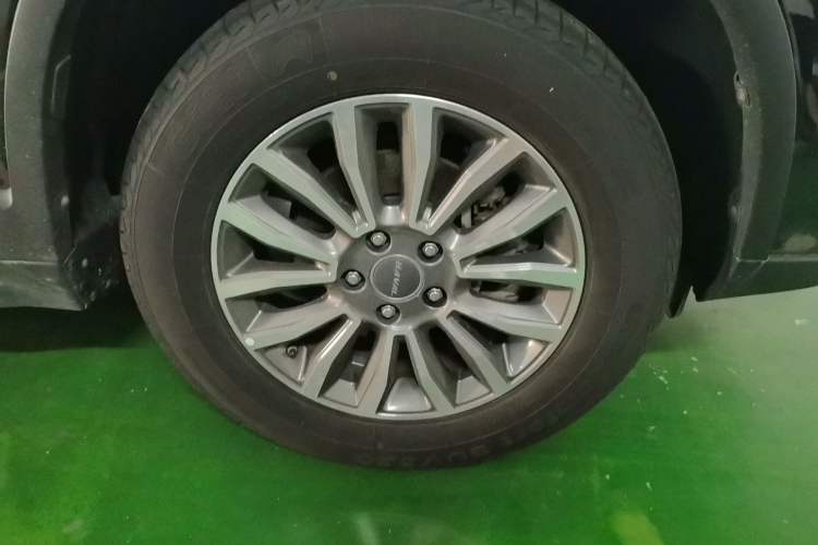 Used Haval H6 2015 Sport Edition 1.5T Automatic Two-Wheel Drive Luxury Model Right Front Wheel Hub