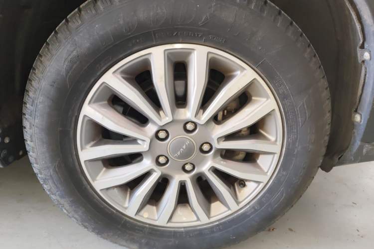 Used Haval H6 2015 Sport Edition 1.5T Automatic Two-Wheel Drive Luxury Model Right Front Wheel Hub