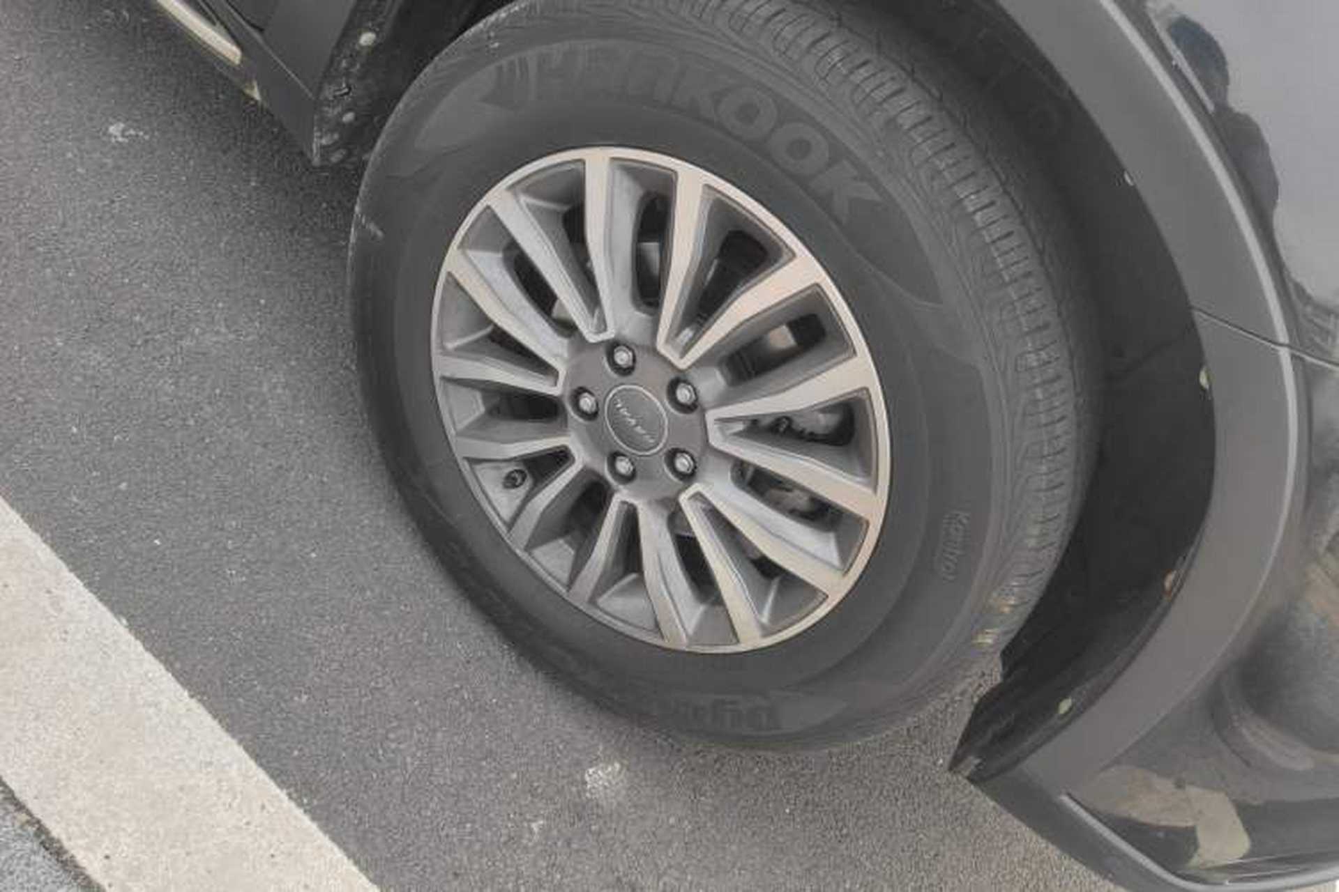 Used Haval H6 2015 Sport Edition 1.5T Automatic Two-Wheel Drive Luxury Model Right Front Wheel Hub