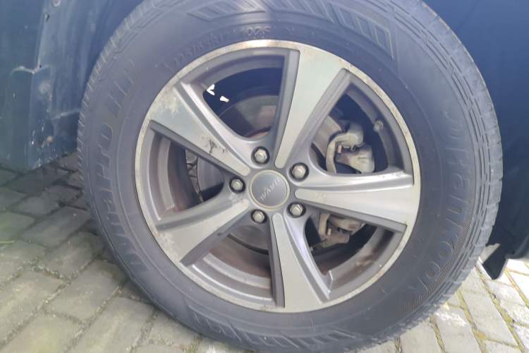 Used Haval H6 2015 Upgraded Model 1.5T Manual Two-Wheel Drive Elite Version Right Front Wheel Hub