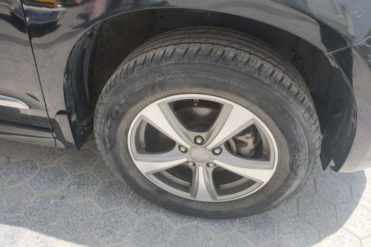 Used Haval H6 2015 Upgraded Model 1.5T Manual Two-Wheel Drive Elite Version Right Front Wheel Hub