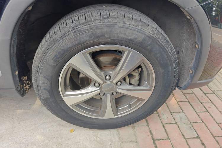Used Haval H6 2015 Revised Version Sport Edition 1.5T Manual Transmission Two-Wheel Drive Elite Grade Right Front Wheel Hub