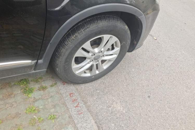 Used Haval H6 2015 Sport Edition 1.5T Manual Two-Wheel Drive Elite Model Right Front Wheel Hub