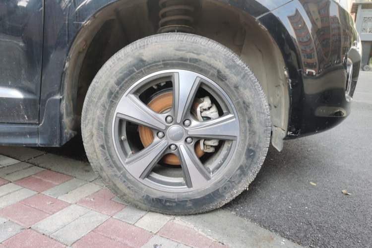 Used Haval H6 2015 Upgraded Model 1.5T Manual Two-Wheel Drive Elite Version Right Front Wheel Hub