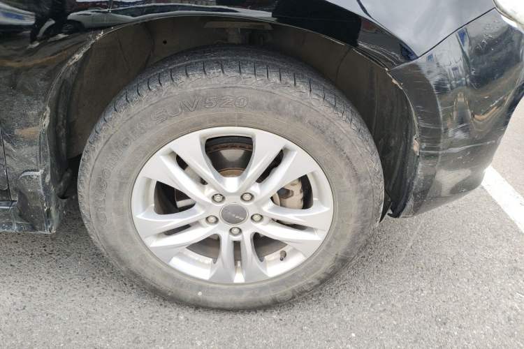 Used Haval H6 2015 Upgraded Model 1.5T Manual Two-Wheel Drive Elite Version Right Front Wheel Hub