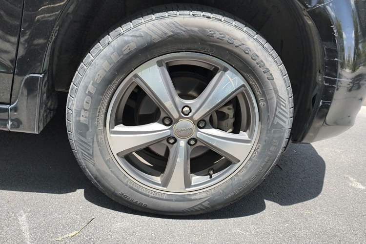 Used Haval H6 2015 Upgraded Model 1.5T Manual Two-Wheel Drive Elite Version Right Front Wheel Hub