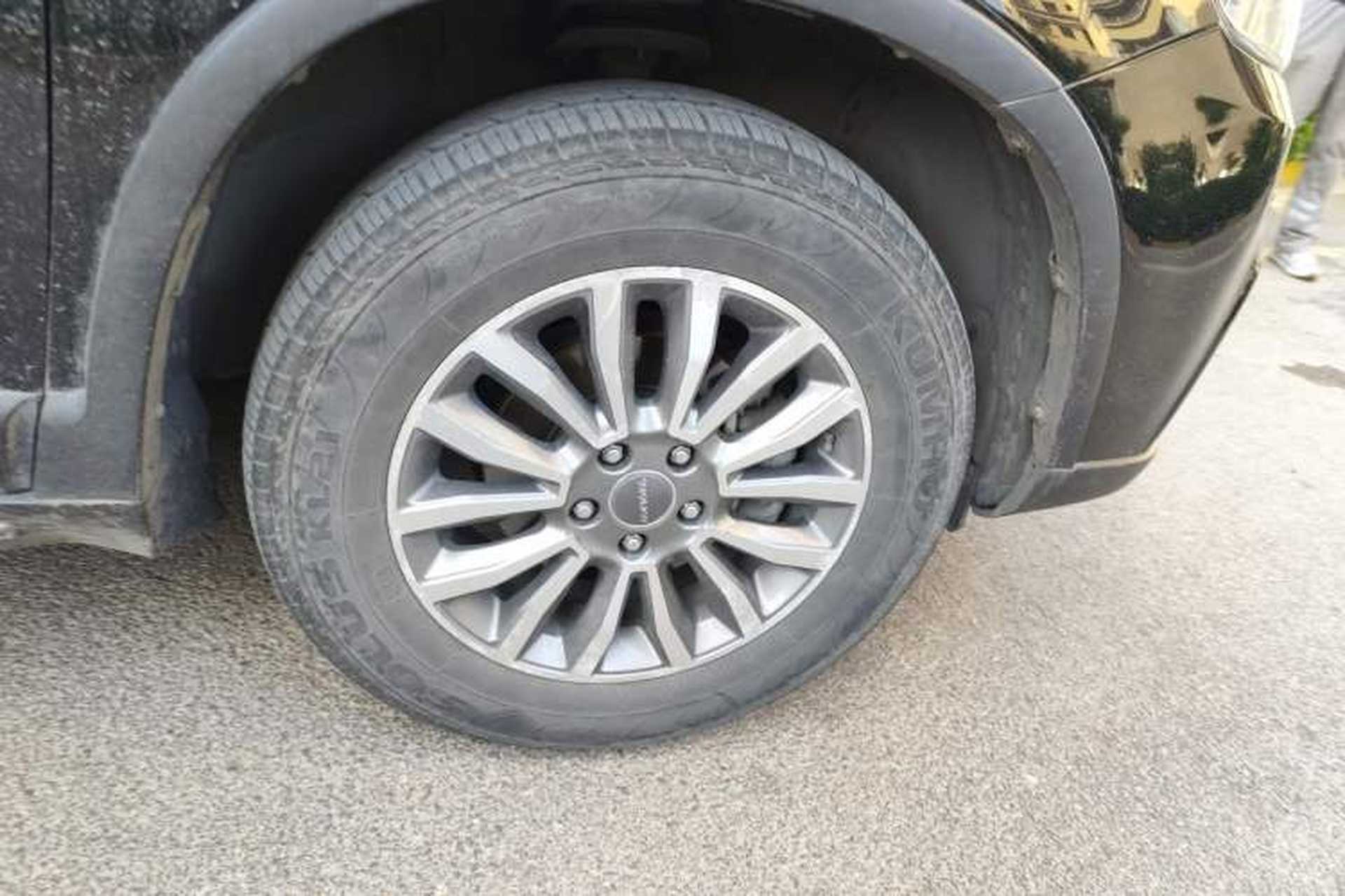 Used Haval H6 2015 Sport Edition 1.5T Automatic Two-Wheel Drive Luxury Model Right Front Wheel Hub