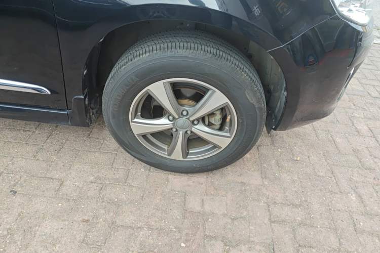 Used Haval H6 2015 Upgraded Model 1.5T Manual Two-Wheel Drive Elite Version Right Front Wheel Hub