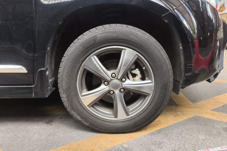 Used Haval H6 2015 Upgraded Model 1.5T Manual Two-Wheel Drive Elite Version Right Front Wheel Hub