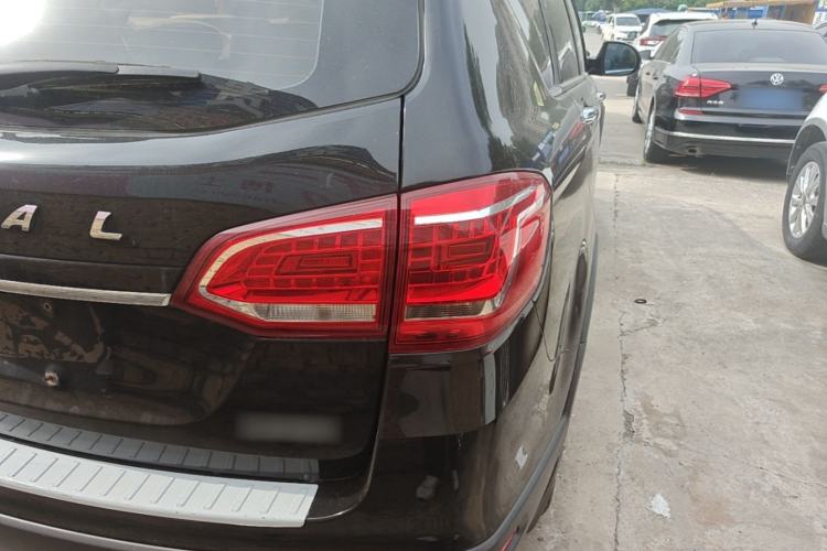 Used Haval H6 2015 Revised Version Sport Edition 1.5T Manual Transmission Two-Wheel Drive Elite Grade Right Rear Taillight