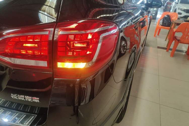 Used Haval H6 2015 Sport Edition 1.5T Automatic Two-Wheel Drive Luxury Model Right Rear Taillight