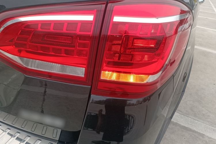 Used Haval H6 2015 Sport Edition 1.5T Automatic Two-Wheel Drive Luxury Model Right Rear Taillight