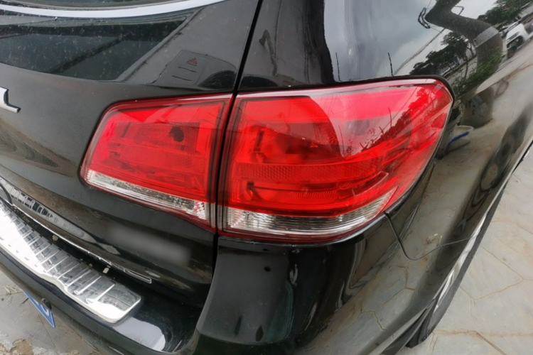 Used Haval H6 2015 Upgraded Model 1.5T Manual Two-Wheel Drive Elite Version Right Rear Taillight
