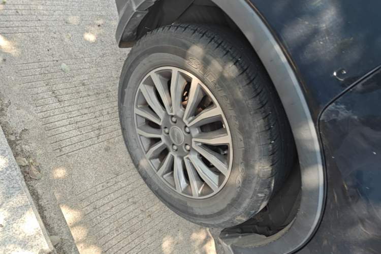 Used Haval H6 2015 Sport Edition 1.5T Automatic Two-Wheel Drive Luxury Model Right Rear Wheel Hub
