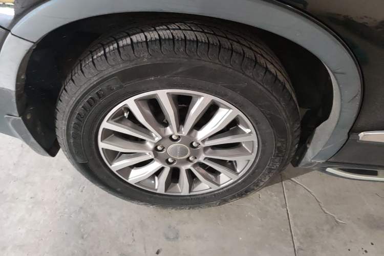 Used Haval H6 2015 Sport Edition 1.5T Automatic Two-Wheel Drive Luxury Model Right Rear Wheel Hub