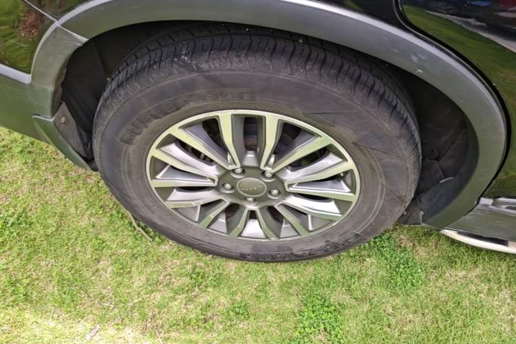 Used Haval H6 2015 Sport Edition 1.5T Automatic Two-Wheel Drive Luxury Model Right Rear Wheel Hub