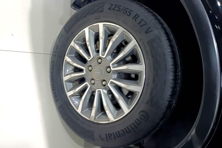 Used Haval H6 2015 Sport Edition 1.5T Automatic Two-Wheel Drive Luxury Model Right Rear Wheel Hub