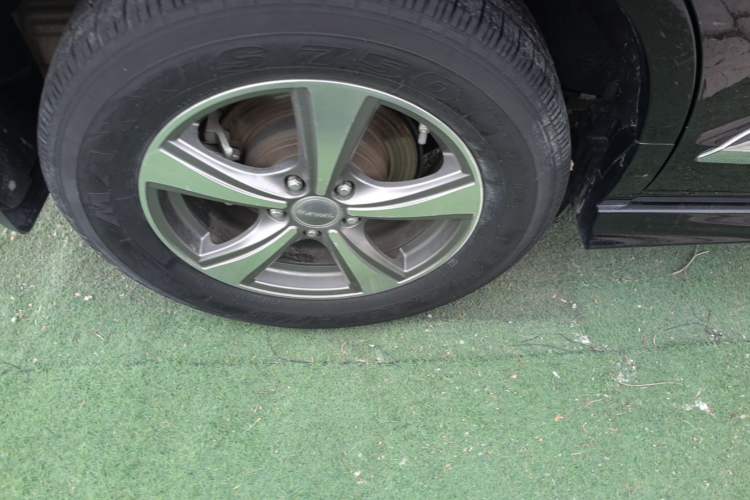 Used Haval H6 2015 Upgraded Model 1.5T Manual Two-Wheel Drive Elite Version Right Rear Wheel Hub