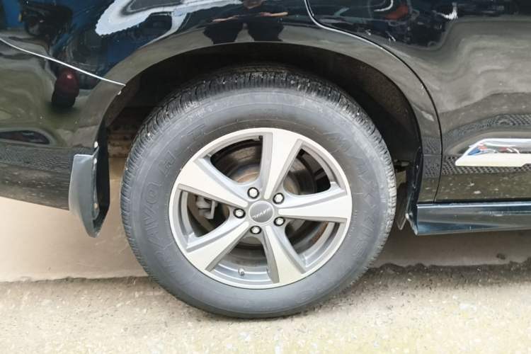 Used Haval H6 2015 Upgraded Model 1.5T Manual Two-Wheel Drive Elite Version Right Rear Wheel Hub