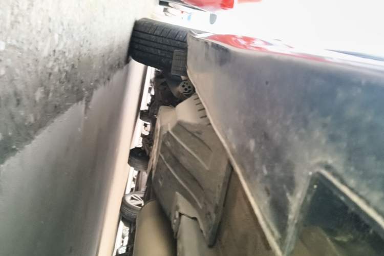 Used Haval H6 2015 Upgraded Model 1.5T Manual Two-Wheel Drive Elite Version Right Side Sill