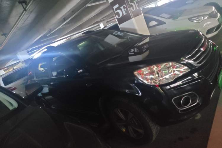 Used Haval H6 2015 Upgraded Model 1.5T Manual Two-Wheel Drive Elite Version Right Side