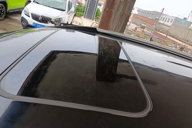 Used Haval H6 2015 Sport Edition 1.5T Automatic Two-Wheel Drive Luxury Model Roof