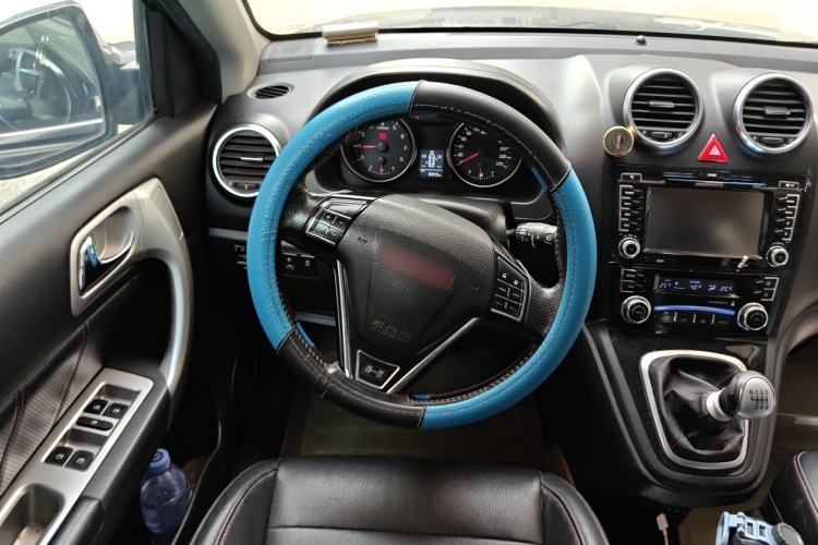 Used Haval H6 2015 Upgraded Model 1.5T Manual Two-Wheel Drive Elite Version Steering Wheel