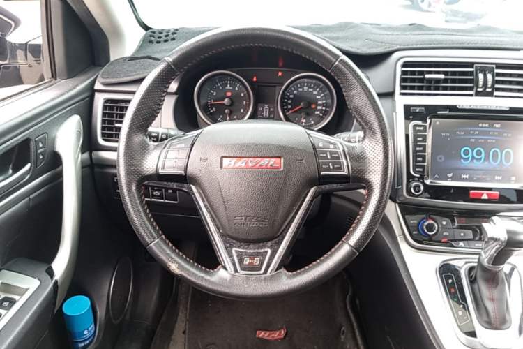 Used Haval H6 2015 Sport Edition 1.5T Automatic Two-Wheel Drive Luxury Model Steering Wheel