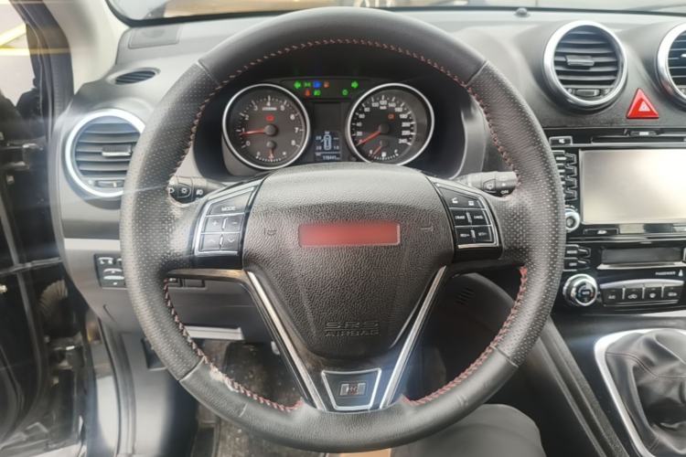 Used Haval H6 2015 Upgraded Model 1.5T Manual Two-Wheel Drive Elite Version Steering Wheel
