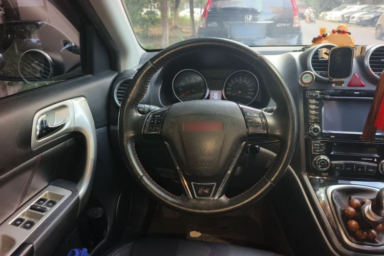Used Haval H6 2015 Upgraded Model 1.5T Manual Two-Wheel Drive Elite Version Steering Wheel